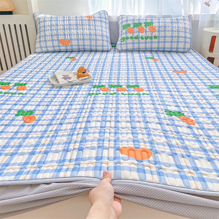 91家纺网 家纺一手货源 找家纺 布卢姆床垫 2025新款5mmA类乳胶凉席床笠套件夏被组合 拔萝卜