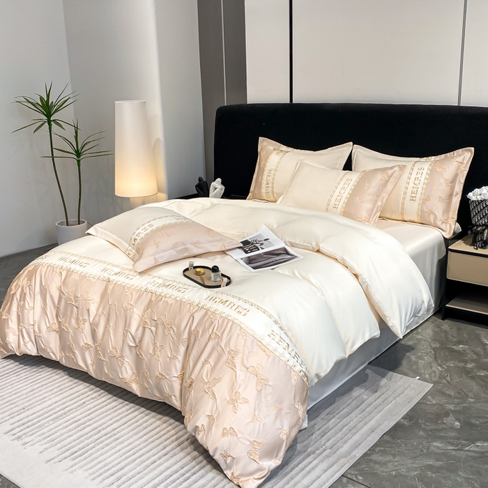 91家纺网 家纺一手货源 找家纺 子曰 2025新款金丝提花浮雕刺绣水洗真丝四件套 醉蝴蝶-米白