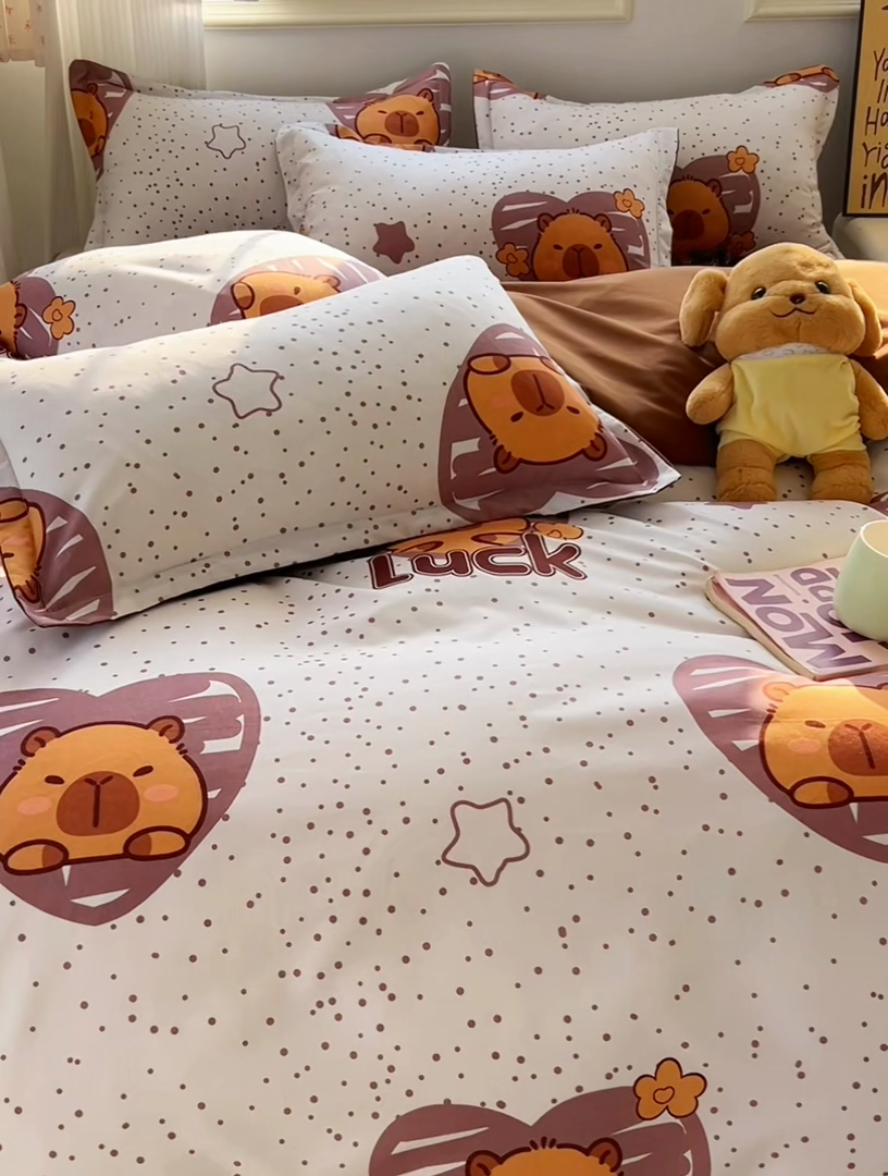 91家纺网 家纺一手货源 找家纺 悦织湾家纺 2025新款亲肤芦荟棉四件套轻奢印花磨毛床上用品亲肤棉四件套 卡皮巴拉