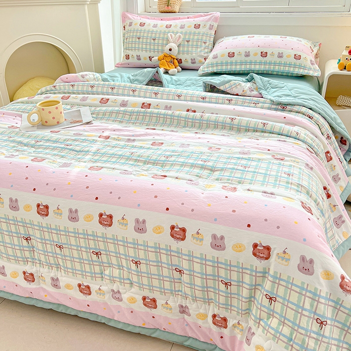 91家纺网 家纺一手货源 找家纺 西域种棉人·千百笠 2025新款A类新疆棉花夏凉被加宽包边水洗棉卡通印花吸湿透气棉花夏被空调被 凌香 生日派对