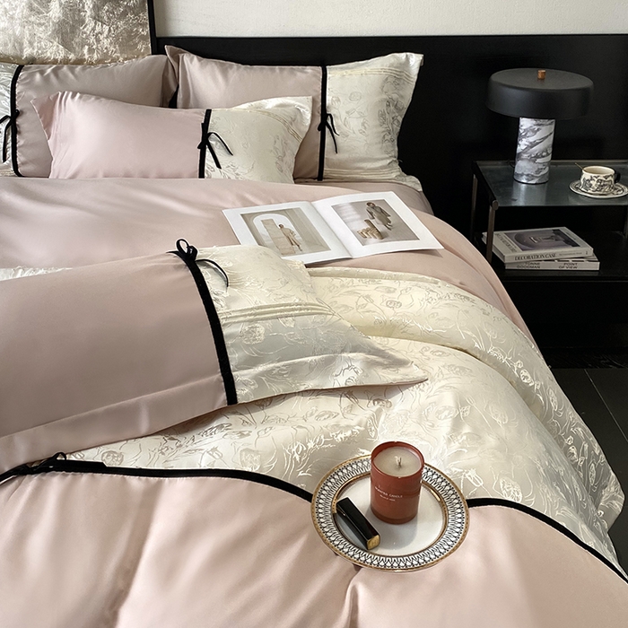 91家纺网 家纺一手货源 找家纺 优悦生活馆 2025年新款工艺款冰丝浮雕拼接四件套 璀璨之恋-粉