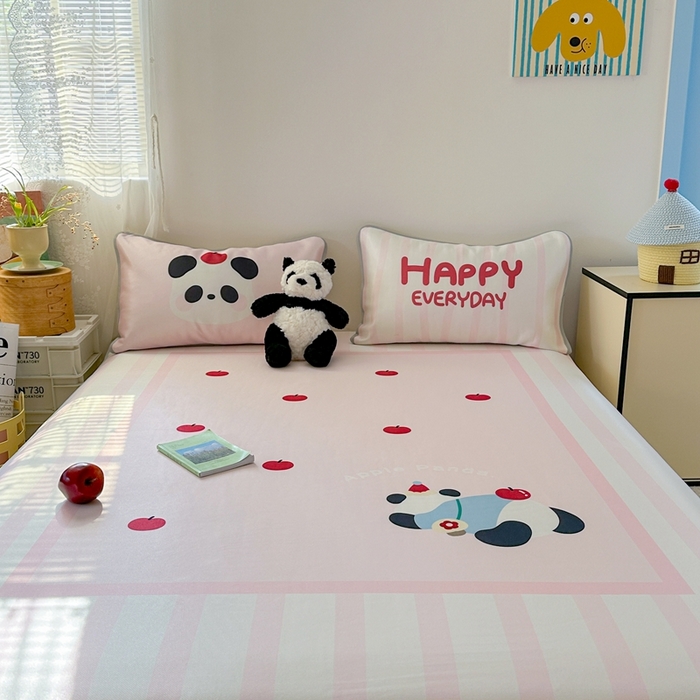 91家纺网 家纺一手货源 找家纺 美乐迪家纺 2025新款碳光凉感冰丝席 苹果熊猫