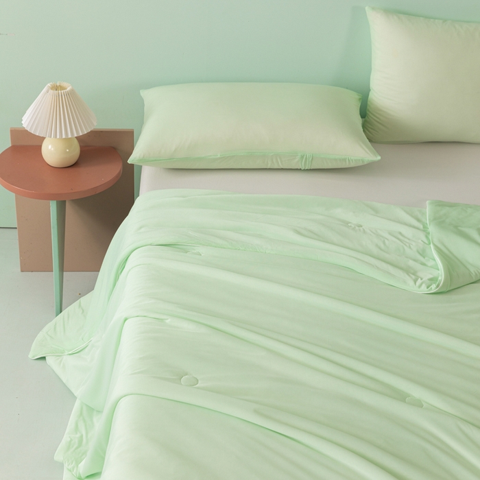 91家纺网 家纺一手货源 找家纺 瑜珠家纺 2025新款瑜珠云母凉感丝夏被 天水绿