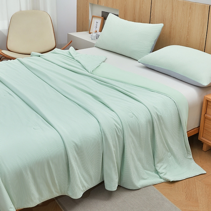 91家纺网 家纺一手货源 找家纺 金喜 2025新款A类高克重冰丝夏被云母凉感夏凉被子（10%氨纶） 云母绿