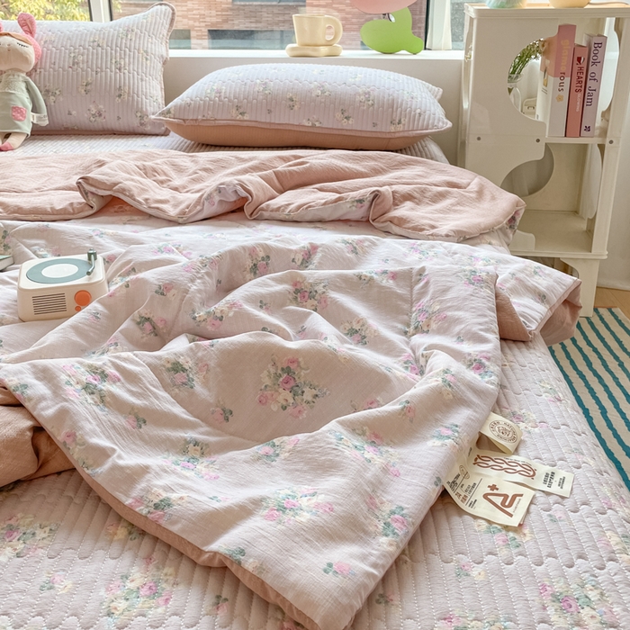 91家纺网 家纺一手货源 找家纺 老帅的工厂店 2025新款a类云感双层纱7a抗菌夏被床盖四件套 春芽