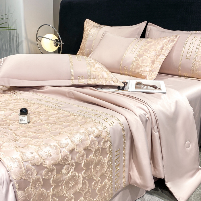 91家纺网 家纺一手货源 找家纺 子曰 2025新款金丝提花浮雕刺绣水洗真丝夏被四件套夏凉被空调被 花开朵朵-粉