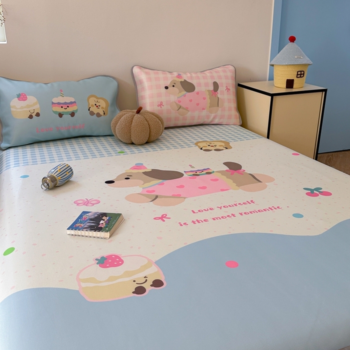 91家纺网 家纺一手货源 找家纺 美乐迪家纺 2025新款碳光凉感冰丝席 蛋糕腊肠狗