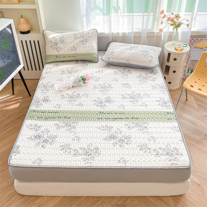 91家纺网 家纺一手货源 找家纺 布卢姆床垫 2025新款5mmA类乳胶凉席床笠套件夏被组合 花艺人间