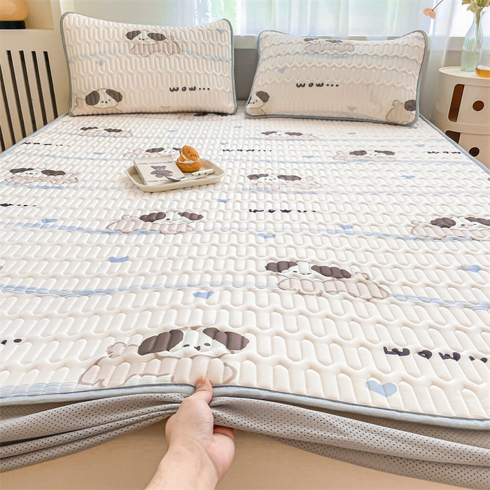 91家纺网 家纺一手货源 找家纺 布卢姆床垫 2025新款5mmA类乳胶凉席床笠套件夏被组合 假期小狗