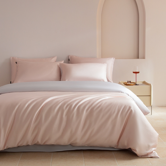 91家纺网 家纺一手货源 找家纺 云栖家居 202560支兰精天丝纯拼色四件套 浅杏粉银灰