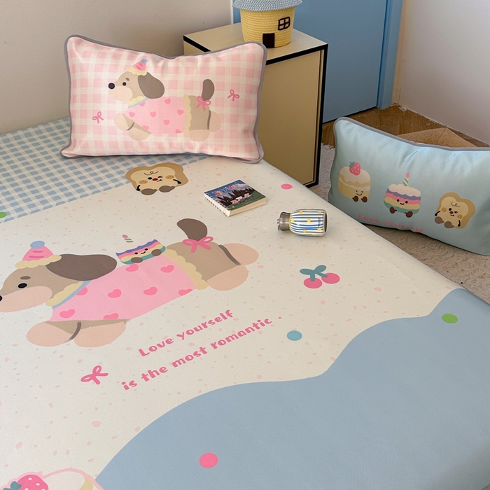 91家纺网 家纺一手货源 找家纺 美乐迪家纺 2025新款碳光凉感冰丝席 蛋糕腊肠狗