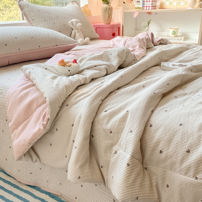 91家纺网 家纺一手货源 找家纺 （总）老帅的工厂店 2025新款a类云感双层纱7a抗菌夏被床盖四件套