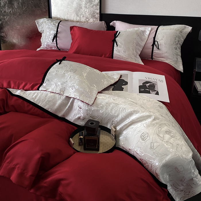 91家纺网 家纺一手货源 找家纺 优悦生活馆 2025年新款工艺款冰丝浮雕拼接四件套 璀璨之恋-红