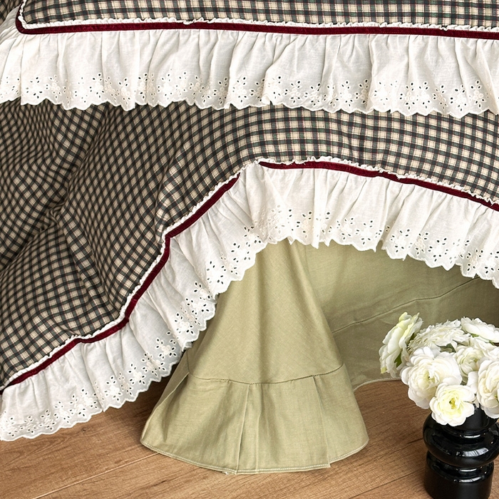 91家纺网 家纺一手货源 找家纺 蓝邻家纺 2025春夏新款全棉纯棉复古双层纱花边织带款四件套 玛德琳-绿