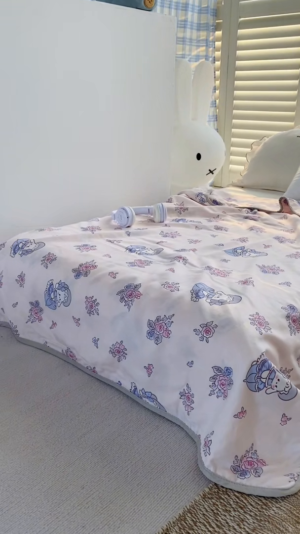 91家纺网 家纺一手货源 找家纺 潮邦 2025新款全棉双层纱多功能盖毯 雨伞兔