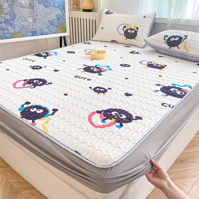 91家纺网 家纺一手货源 找家纺 布卢姆床垫 2025新款5mmA类乳胶凉席床笠套件夏被组合 可爱煤球