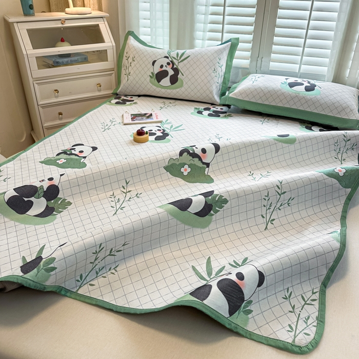 91家纺网 家纺一手货源 找家纺 花言狐语 2025新款真冰藤印花床笠款凉席 可爱熊猫