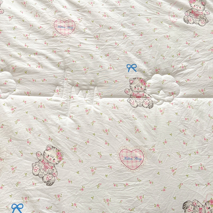 91家纺网 家纺一手货源 找家纺 西域种棉人·千百笠 2025新款A类新疆棉花夏凉被加宽包边水洗棉卡通印花吸湿透气棉花夏被空调被 凌香 招财猫