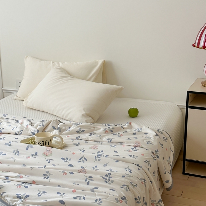 91家纺网 家纺一手货源 找家纺 觅糖家纺 2025新款软糯针织云柔大豆夏被 乖乖熊