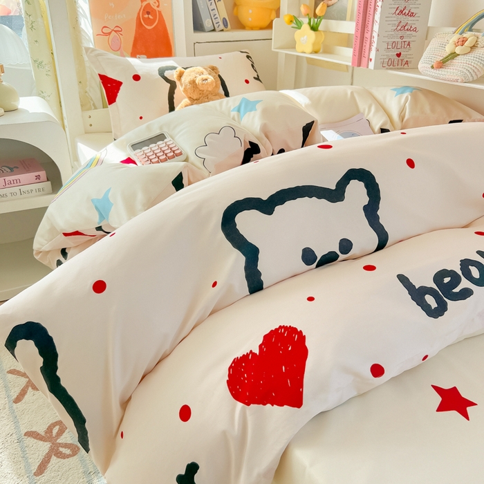 91家纺网 家纺一手货源 找家纺 悦织湾家纺 2025新款印花学生宿舍亲肤芦荟棉三件套单双人四件套轻奢印花磨毛床上用品 爱心熊