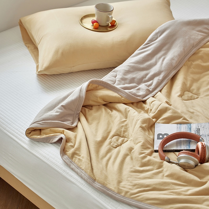 91家纺网 家纺一手货源 找家纺 安莱生活 2025新款全棉纯棉云感针织棉双拼夏被夏凉被空调被 奶卡双拼