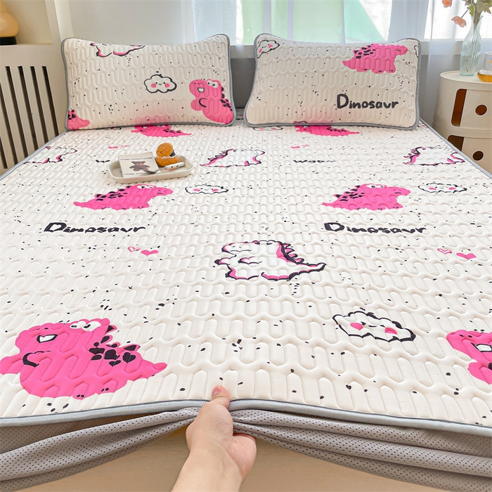 91家纺网 家纺一手货源 找家纺 布卢姆床垫 2025新款5mmA类乳胶凉席床笠套件夏被组合 小恐龙