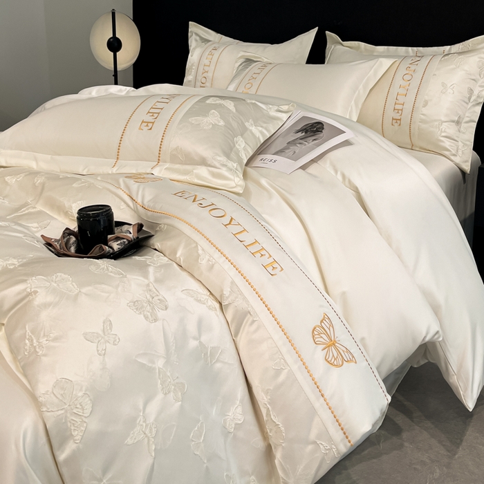 91家纺网 家纺一手货源 找家纺 米彩家纺 2025新款A类水洗真丝金丝浮雕提花绣花四件套 富蝶-奶白