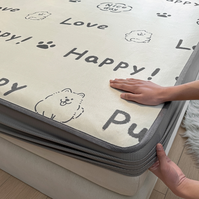 91家纺网 家纺一手货源 找家纺 花言狐语 2025新款真冰藤印花床笠款凉席 快乐小狗