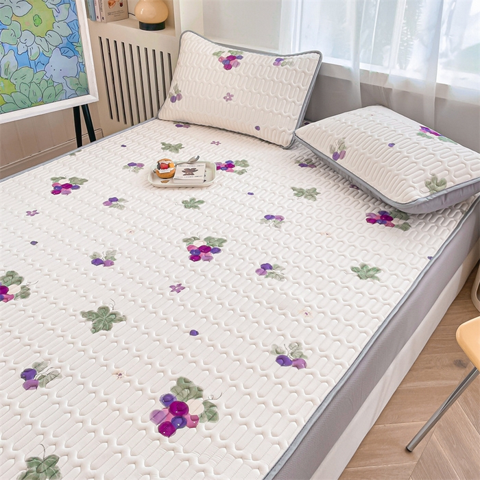 91家纺网 家纺一手货源 找家纺 布卢姆床垫 2025新款5mmA类乳胶凉席床笠套件夏被组合 葡萄乐园