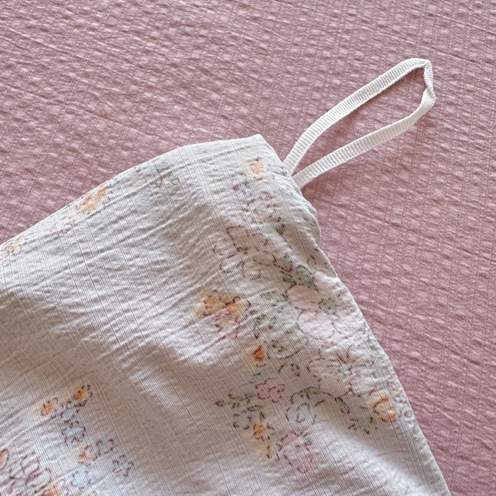 91家纺网 家纺一手货源 找家纺 2025新款黑花边有氧云感m提花针织水洗m双层纱四件套 秘密花园