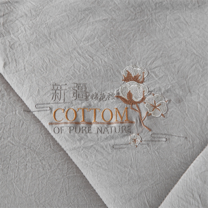 91家纺网 家纺一手货源 找家纺 西域种棉人·千百笠 2025新款A类100%新疆棉花夏凉被纯棉全棉填充毛巾绣绣花纯色双拼原棉空调被夏被 贵族灰