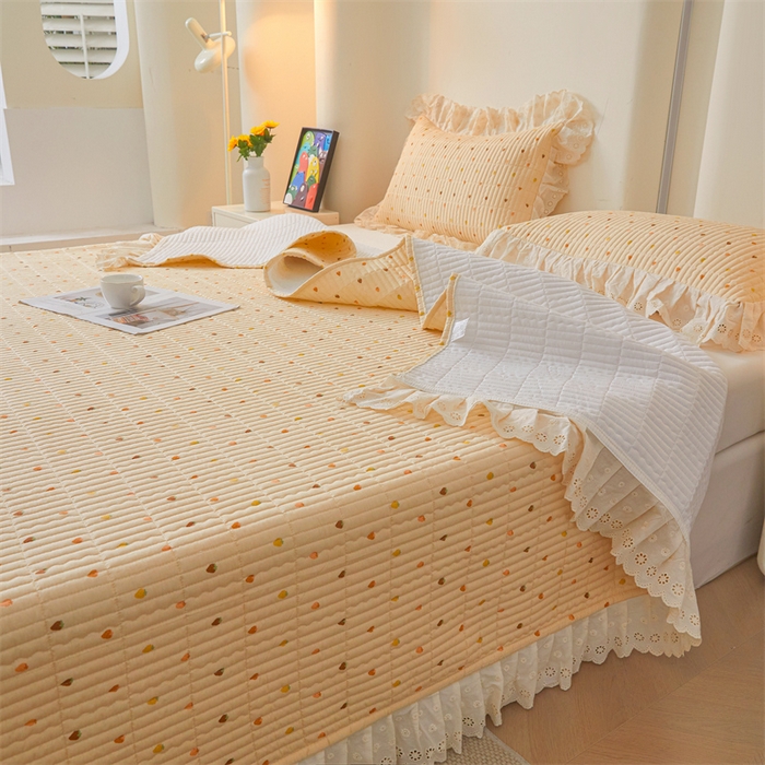 91家纺网 家纺一手货源 找家纺 恒爱家纺2025新款全棉纯棉韩版花边床盖 甜甜蜜蜜