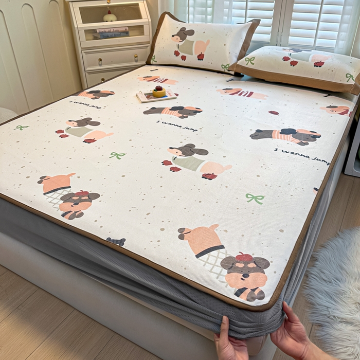 91家纺网 家纺一手货源 找家纺 花言狐语 2025新款真冰藤印花床笠款凉席 腊肠狗