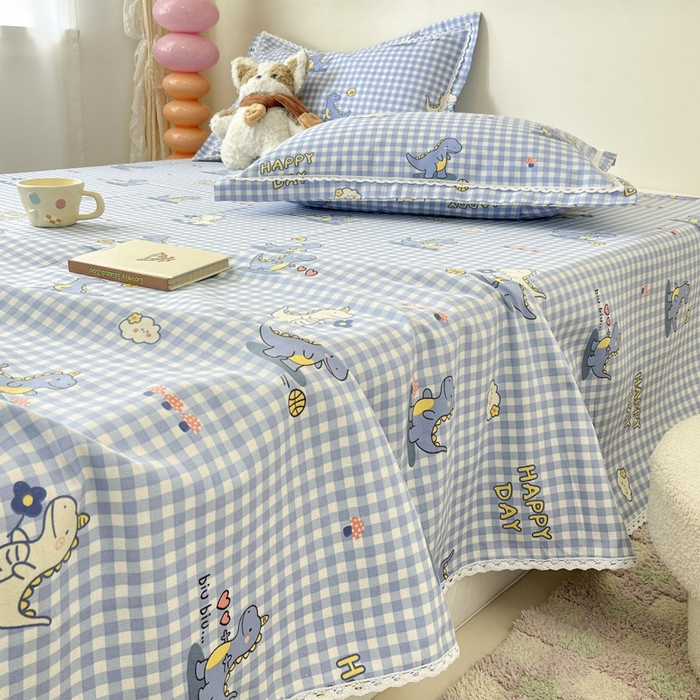 91家纺网 家纺一手货源 找家纺 新印象  2025新款花边老粗布床单款床笠款三件套蓝色小恐龙