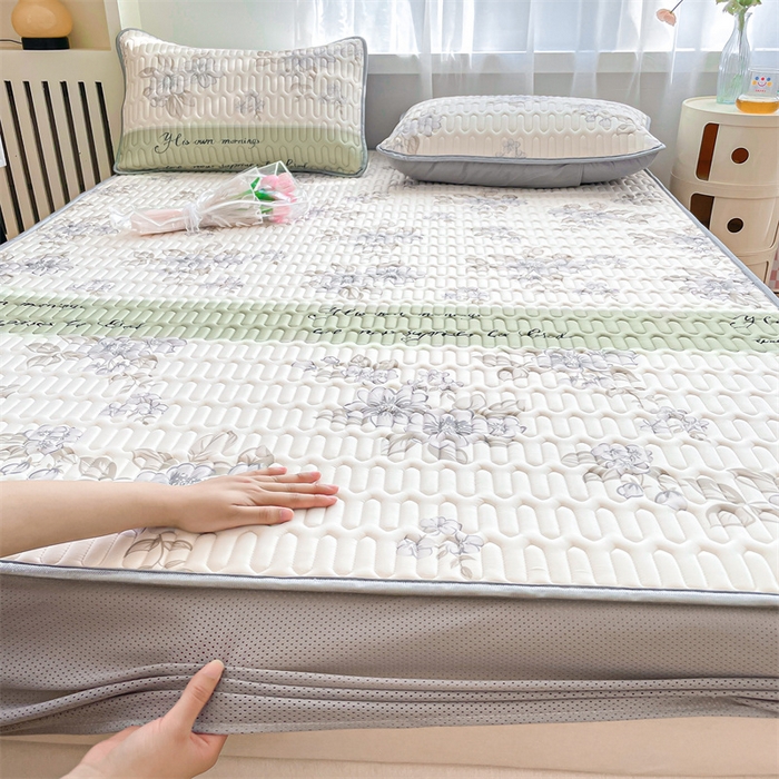 91家纺网 家纺一手货源 找家纺 布卢姆床垫 2025新款5mmA类乳胶凉席床笠套件夏被组合 花艺人间