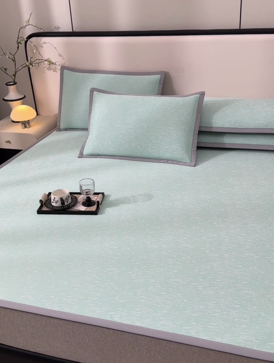 91家纺网 家纺一手货源 找家纺 芯诗曼家纺 2025新款三明治凉感丝提花冰丝席凉席 莫兰-绿床席款