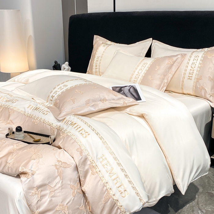 91家纺网 家纺一手货源 找家纺 子曰 2025新款金丝提花浮雕刺绣水洗真丝四件套 醉蝴蝶-米白