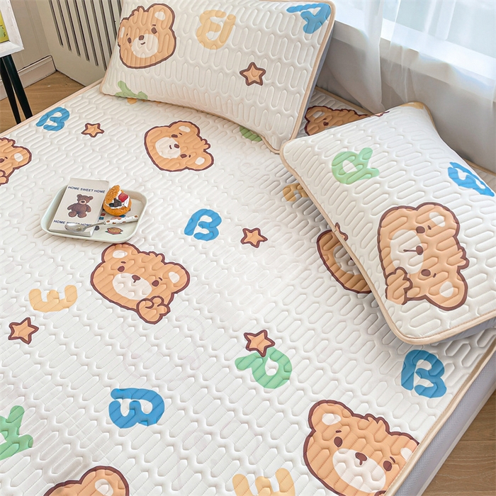 91家纺网 家纺一手货源 找家纺 布卢姆床垫 2025新款5mmA类乳胶凉席床笠套件夏被组合 字母小熊