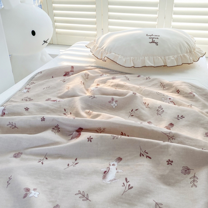 91家纺网 家纺一手货源 找家纺 潮邦 2025新款全棉双层纱多功能盖毯 背包兔