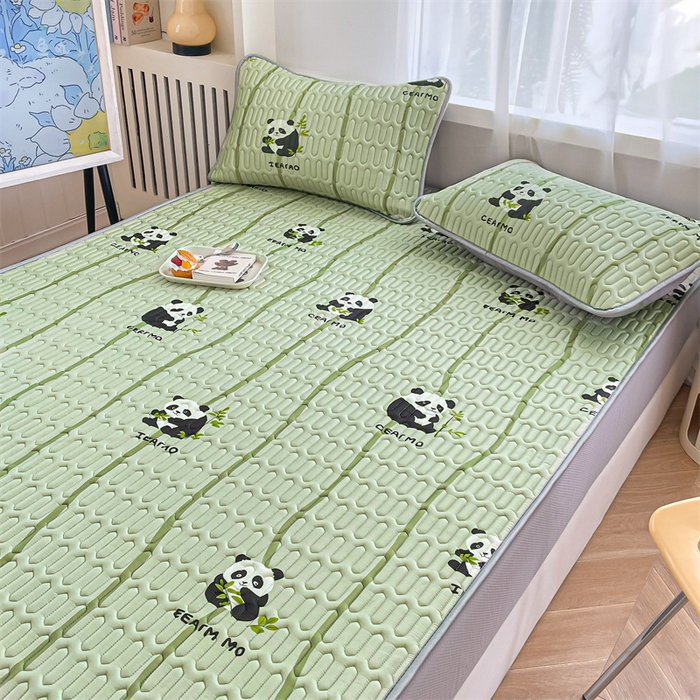 91家纺网 家纺一手货源 找家纺 布卢姆床垫 2025新款5mmA类乳胶凉席床笠套件夏被组合 欢乐熊猫