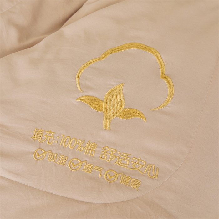 91家纺网 家纺一手货源 找家纺 西域种棉人·千百笠 2025新款A类100%新疆棉花夏凉被纯棉全棉填充毛巾绣绣花纯色双拼原棉空调被夏被 千寻卡其