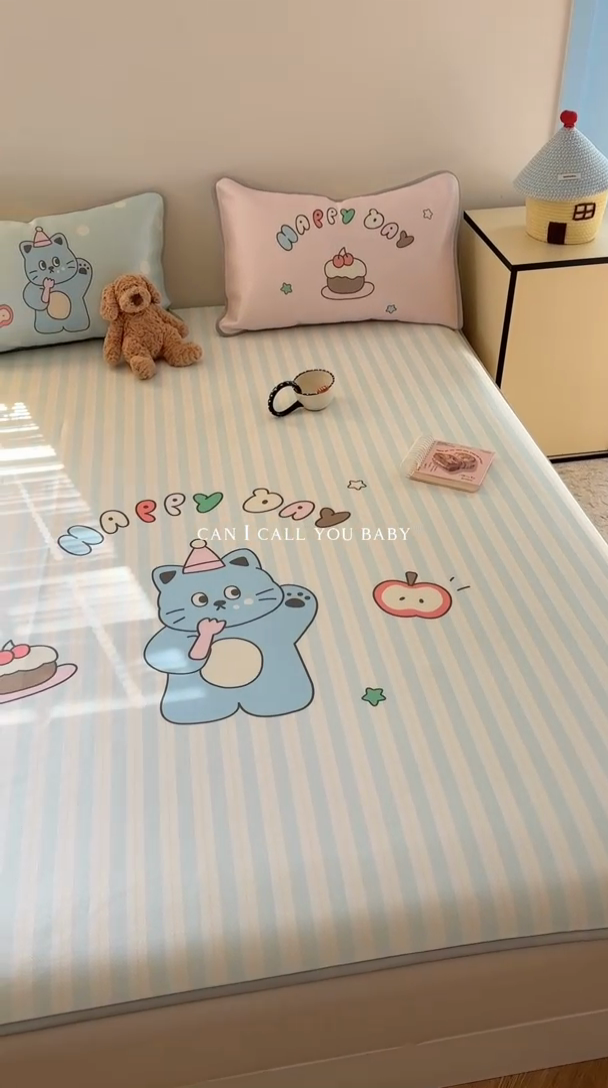 91家纺网 家纺一手货源 找家纺 美乐迪家纺 2025新款碳光凉感冰丝席 派对猫咪