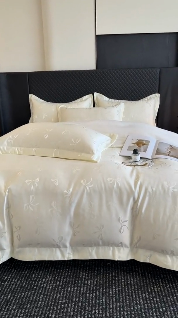 91家纺网 家纺一手货源 找家纺 狂想家 2025新款高奢提花水洗天丝系列四件套 情结奶昔白