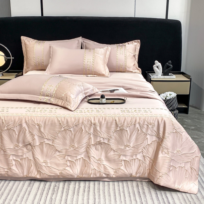 91家纺网 家纺一手货源 找家纺 子曰 2025新款金丝提花浮雕刺绣水洗真丝夏被四件套夏凉被空调被 花语-粉