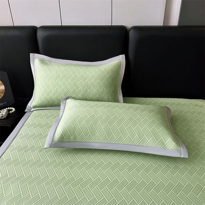 91家纺网 家纺一手货源 找家纺 雯豆家纺 2025夏季新款PE中分子凉感凉席三件套冰丝凉感席子纯色素色成人平铺绑带款 简尚-千草绿