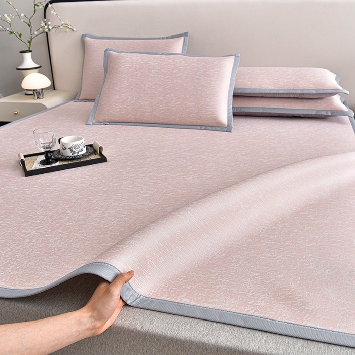 91家纺网 家纺一手货源 找家纺 芯诗曼家纺 2025新款三明治凉感丝提花冰丝席凉席 莫兰-粉床席款