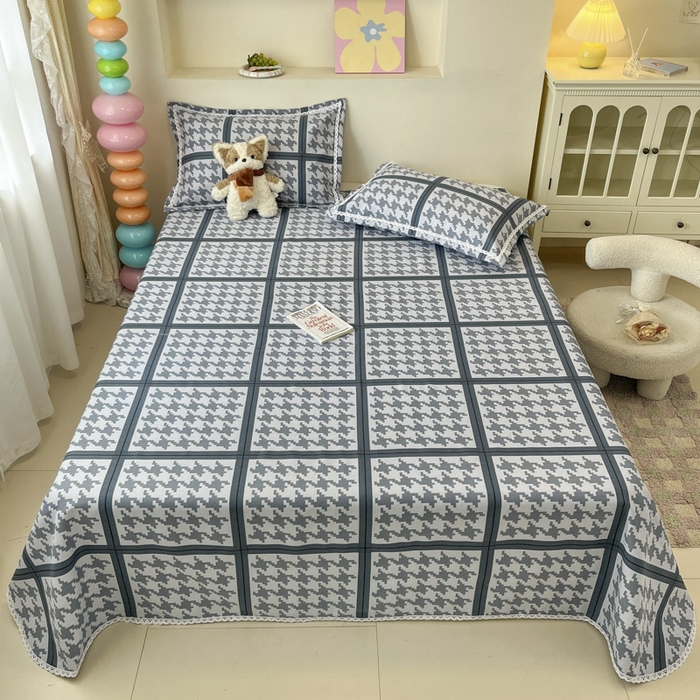 91家纺网 家纺一手货源 找家纺 新印象  2025新款花边老粗布床单款床笠款三件套蓝色千鸟格