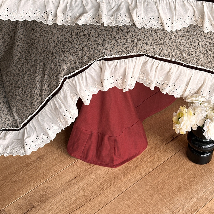 91家纺网 家纺一手货源 找家纺 蓝邻家纺 2025春夏新款全棉纯棉复古双层纱花边织带款四件套 春风细叶