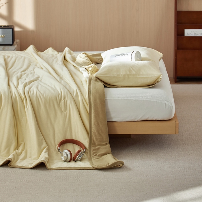 91家纺网 家纺一手货源 找家纺 安莱生活 2025新款全棉纯棉云感针织棉双拼夏被夏凉被空调被 陌上春双拼