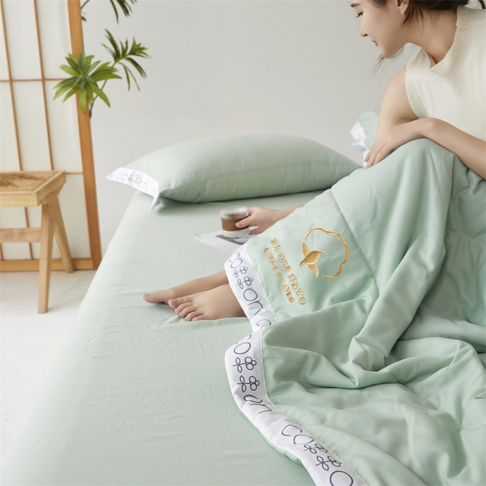 91家纺网 家纺一手货源 找家纺 西域种棉人·千百笠 2025新款A类100%新疆棉花夏凉被纯棉全棉填充毛巾绣绣花纯色双拼原棉空调被夏被 千寻薄荷绿